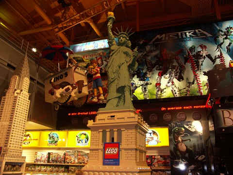 Beroemde Amerikaanse in Lego in de speelgoedwinkel.
